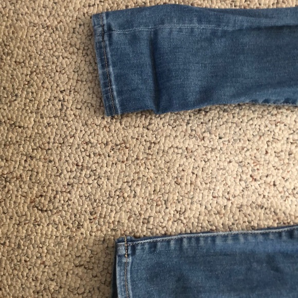 American Eagle Super Stretch Ripped Jeans - Picture 2 of 3